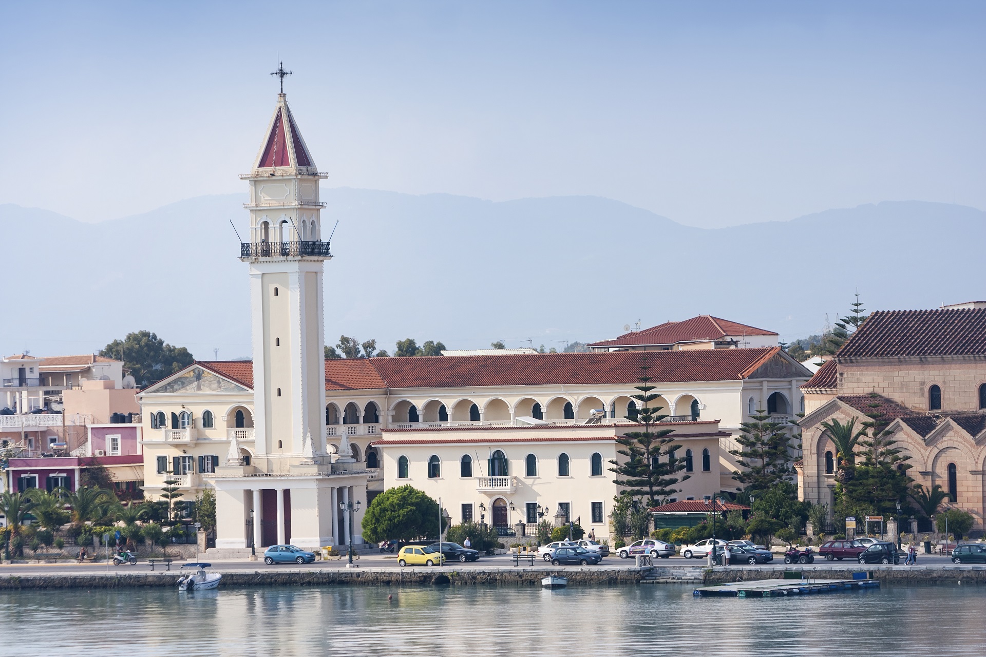 La Catedral de San Dionisio en la ciudad de Zakynthos en la isla Zakynthos, Grecia